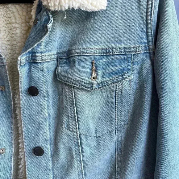 Universal Thread Denim Jacket - Large - Picture 3 of 6